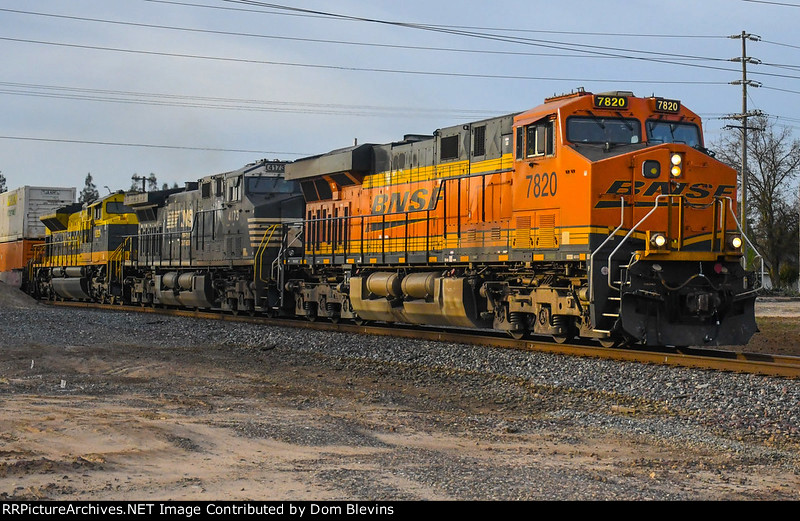 BNSF 7820